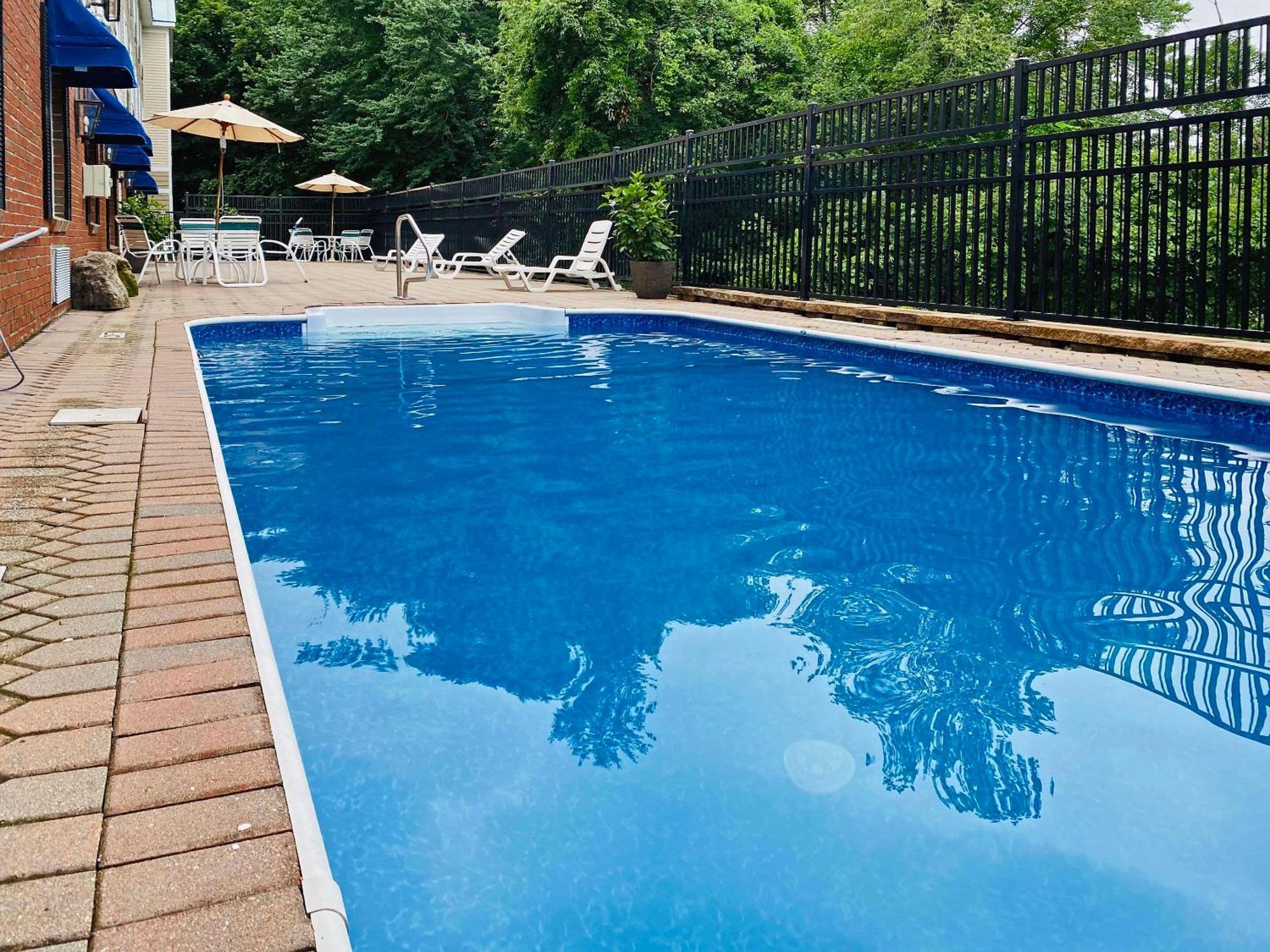 Comfort Inn & Suites Sturbridge-Brimfield Екстериор снимка