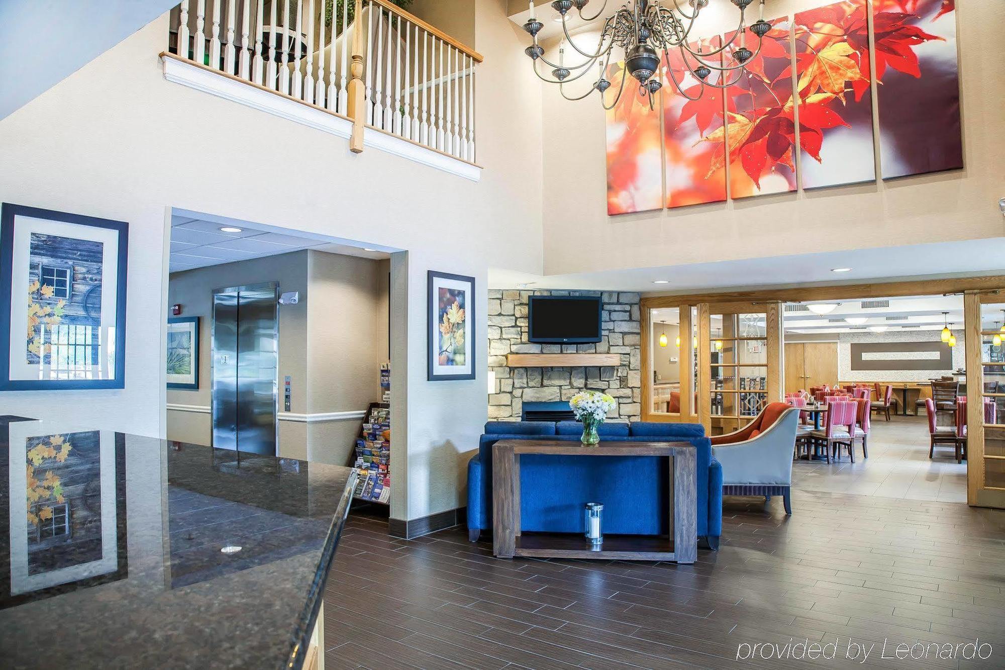 Comfort Inn & Suites Sturbridge-Brimfield Екстериор снимка