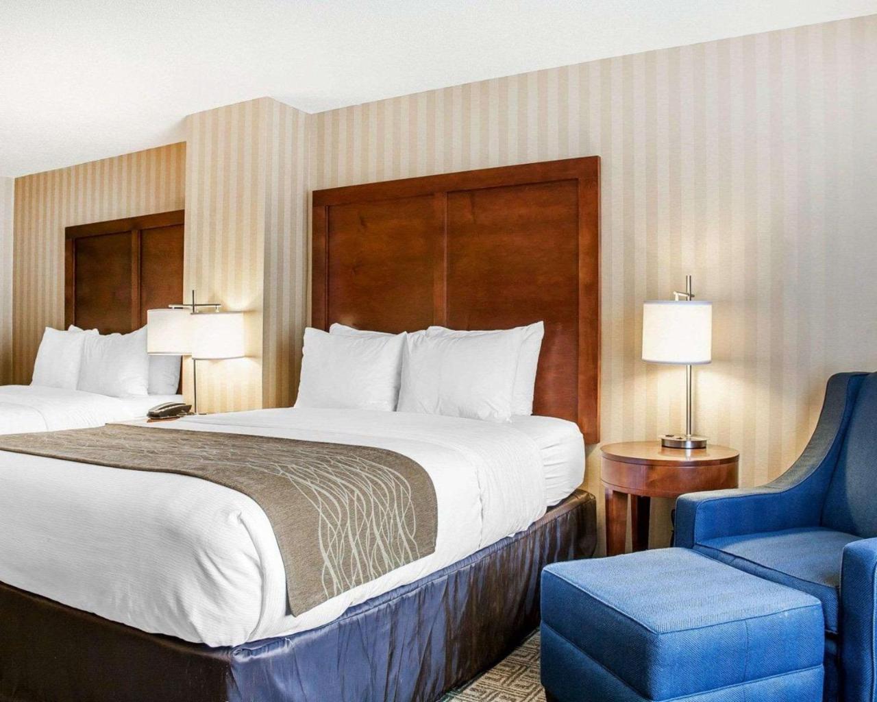 Comfort Inn & Suites Sturbridge-Brimfield Екстериор снимка