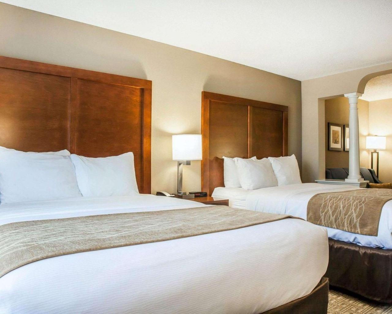 Comfort Inn & Suites Sturbridge-Brimfield Екстериор снимка